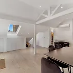 2Br Renovated Duplex - Ac - Lx Factory
