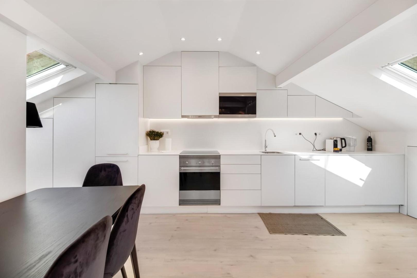 Apartment 2br Renovated Duplex - Ac - Lx Factory *