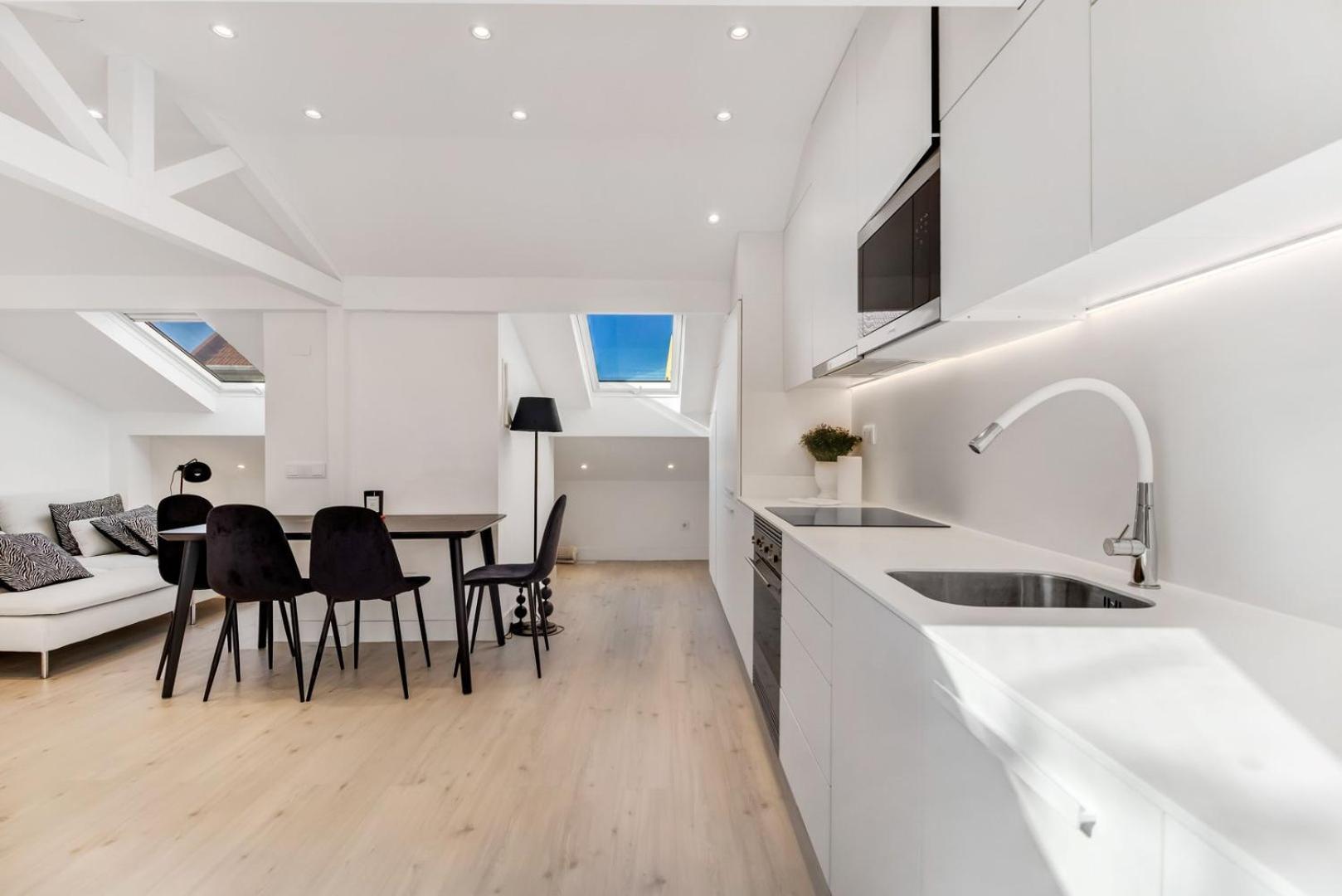 2br Renovated Duplex - Ac - Lx Factory *