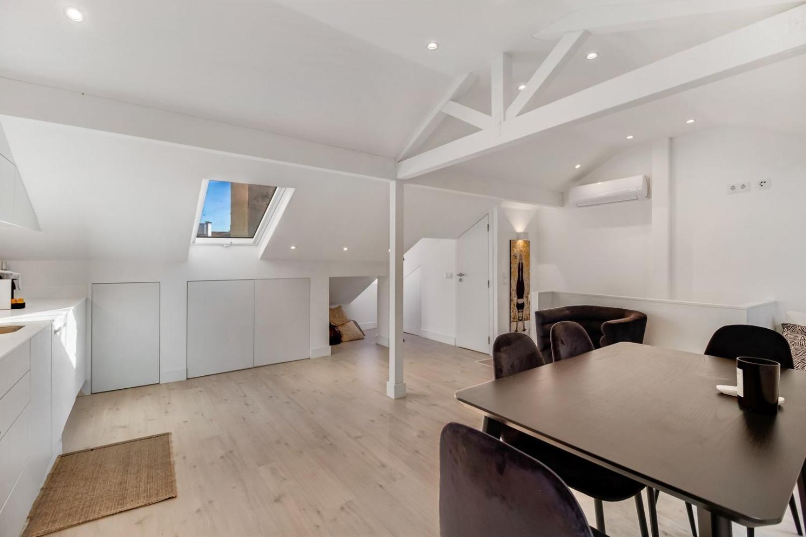 2br Renovated Duplex - Ac - Lx Factory *